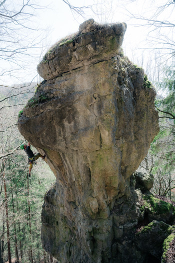 Hans in "Weg für Verklemmte" (9-) at Edelweißblock, Frankenjura