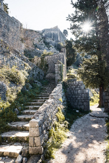 Kotor castle, viewpoint on the road to Mostar - Roadtrip day 7